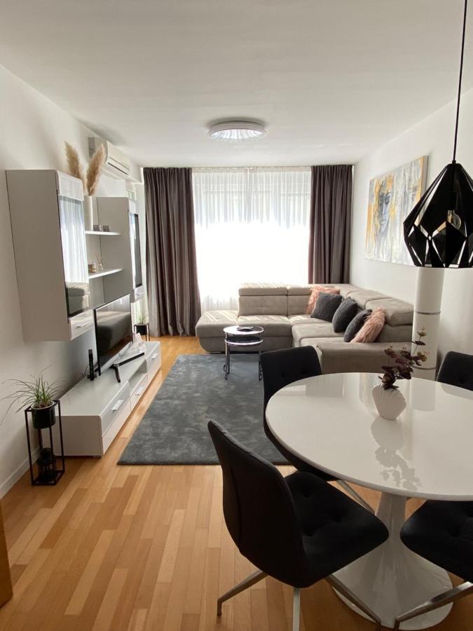 Apartment Queen Zagabria Esterno foto