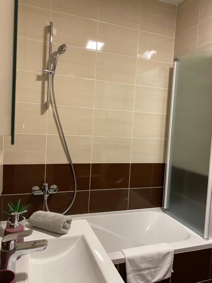 Apartment Queen Zagabria Esterno foto