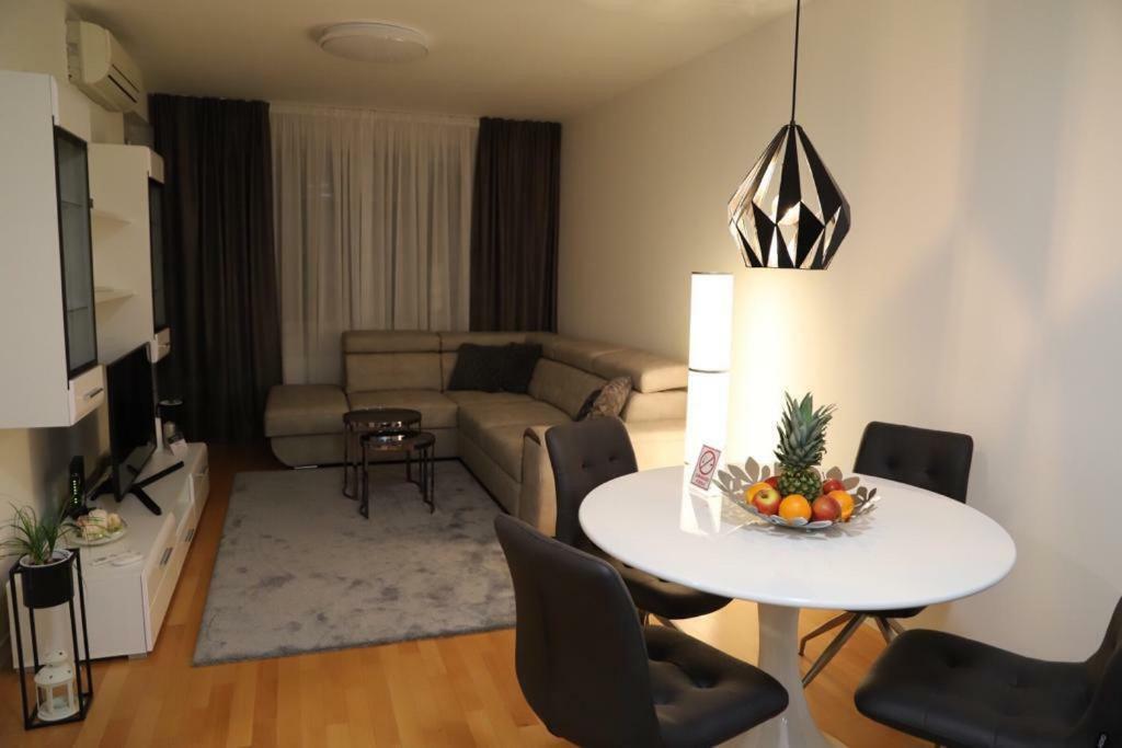Apartment Queen Zagabria Esterno foto